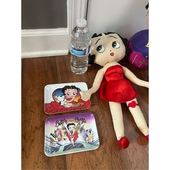 Betty boop doll plush and small decorative plates - Picture 5 of 8